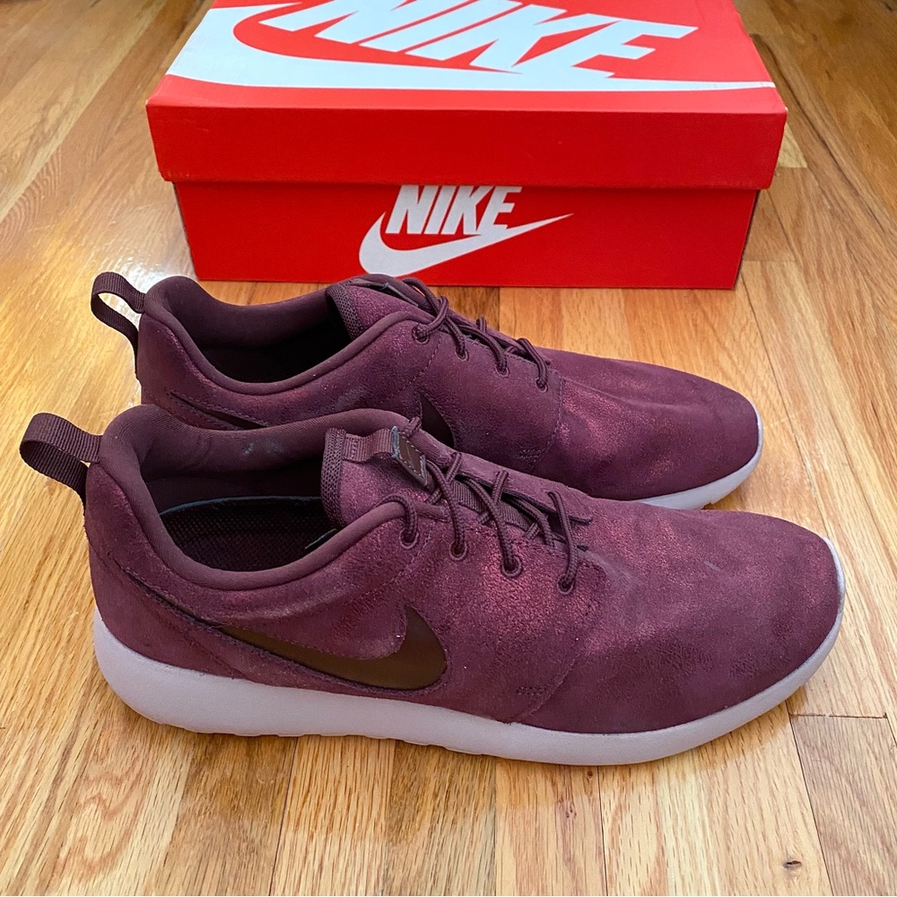 Nike Roshe One PRM Women’s Sneakers